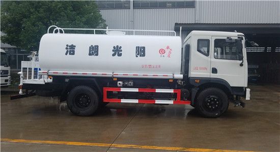 東風T3灑水車（10噸--15噸）