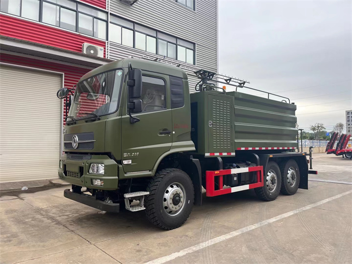 東風(fēng)天錦光伏板、鐵路清洗車