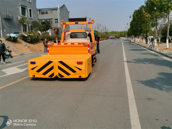 福田祥菱防撞緩沖車(chē)